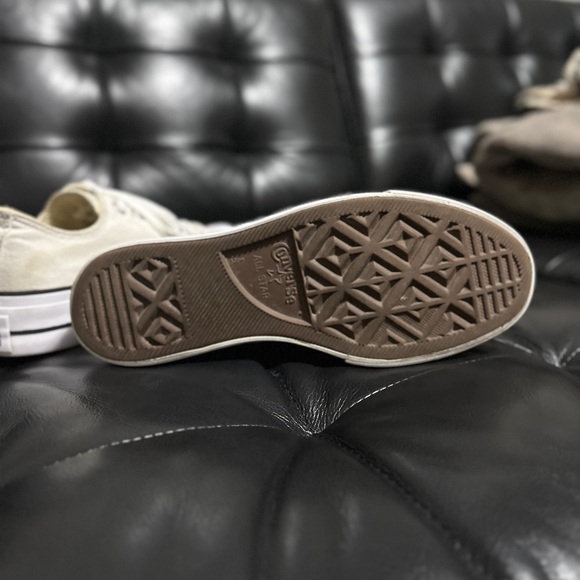 Converse Women’s Chuck Taylor All Star Lift Low Tops in White/Off White/Black - Picture 5 of 15